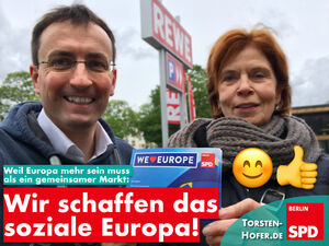 Torsten Hofer und Mechthild Schomann beim SPD-Infostand in Niederschönhausen